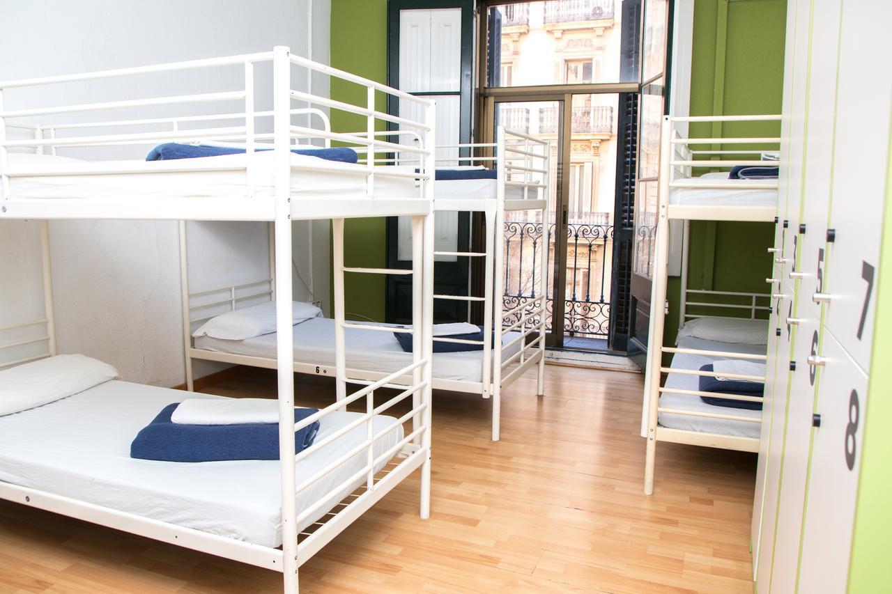 Sant Jordi Alberg バルセロナ ホステルのベッド 写真
